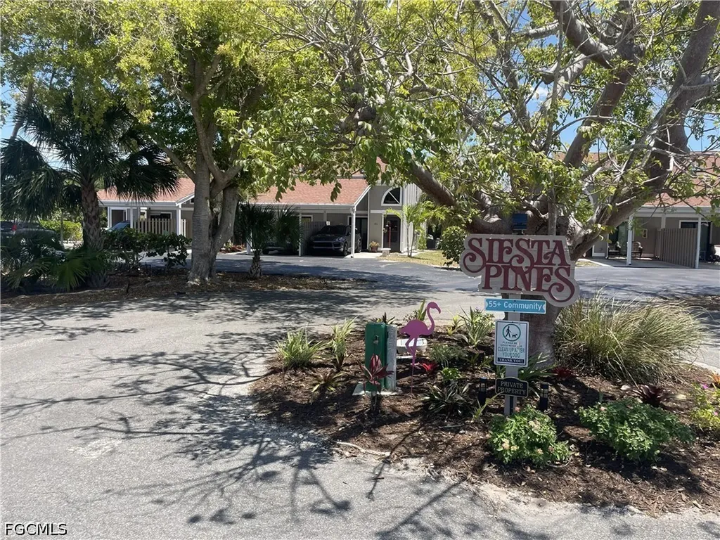 13502 Siesta Pines Court Fort Myers FL 33908