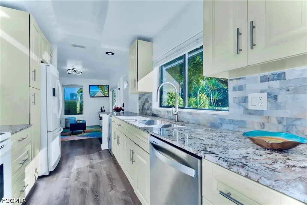 448 Santa Cruz Street North Fort Myers FL 33903