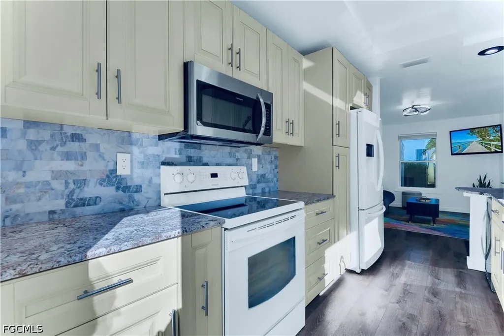 448 Santa Cruz Street North Fort Myers FL 33903