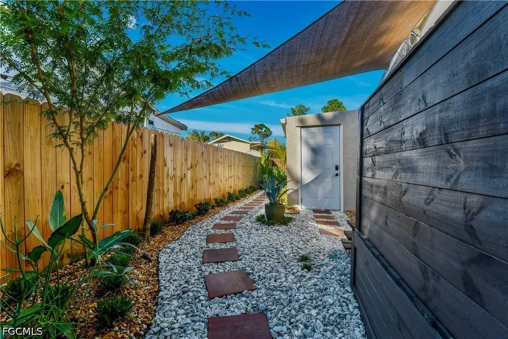 448 Santa Cruz Street North Fort Myers FL 33903