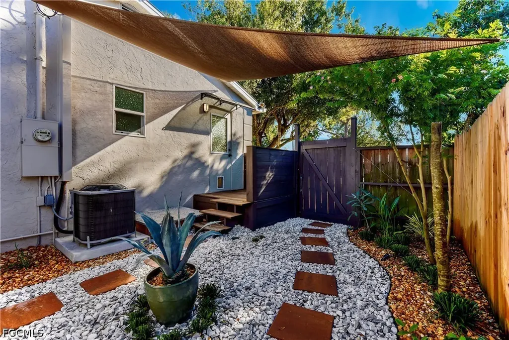 448 Santa Cruz Street North Fort Myers FL 33903