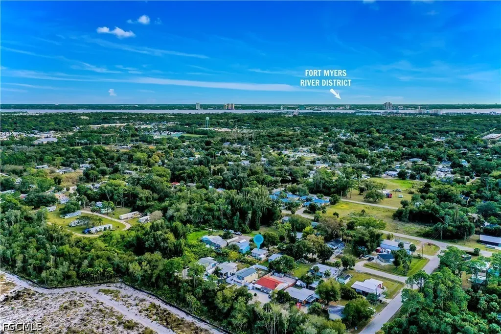 448 Santa Cruz Street North Fort Myers FL 33903