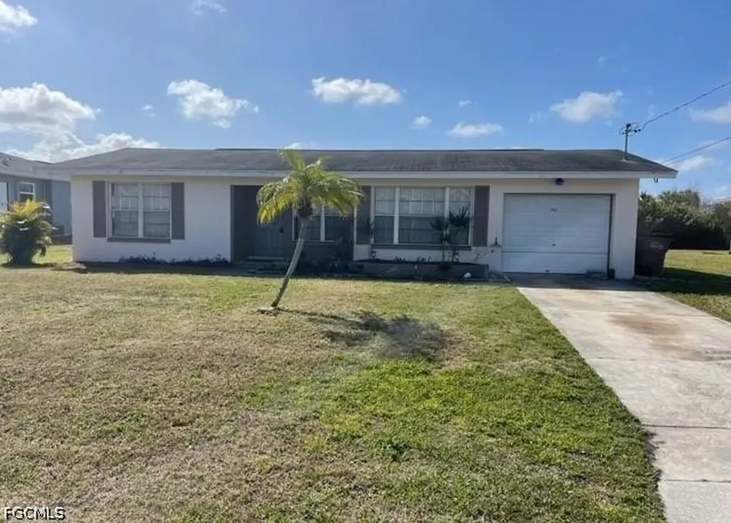 1406 SE 23rd Terrace Cape Coral FL 33990