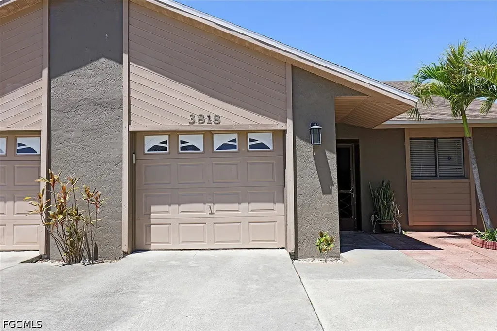 3818 SW 7th Place Cape Coral FL 33914