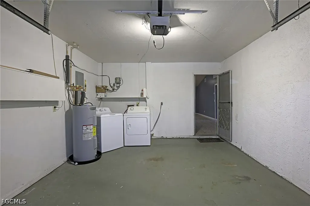 3818 SW 7th Place Cape Coral FL 33914