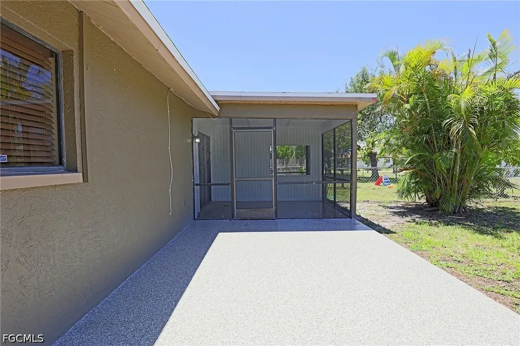 3818 SW 7th Place Cape Coral FL 33914