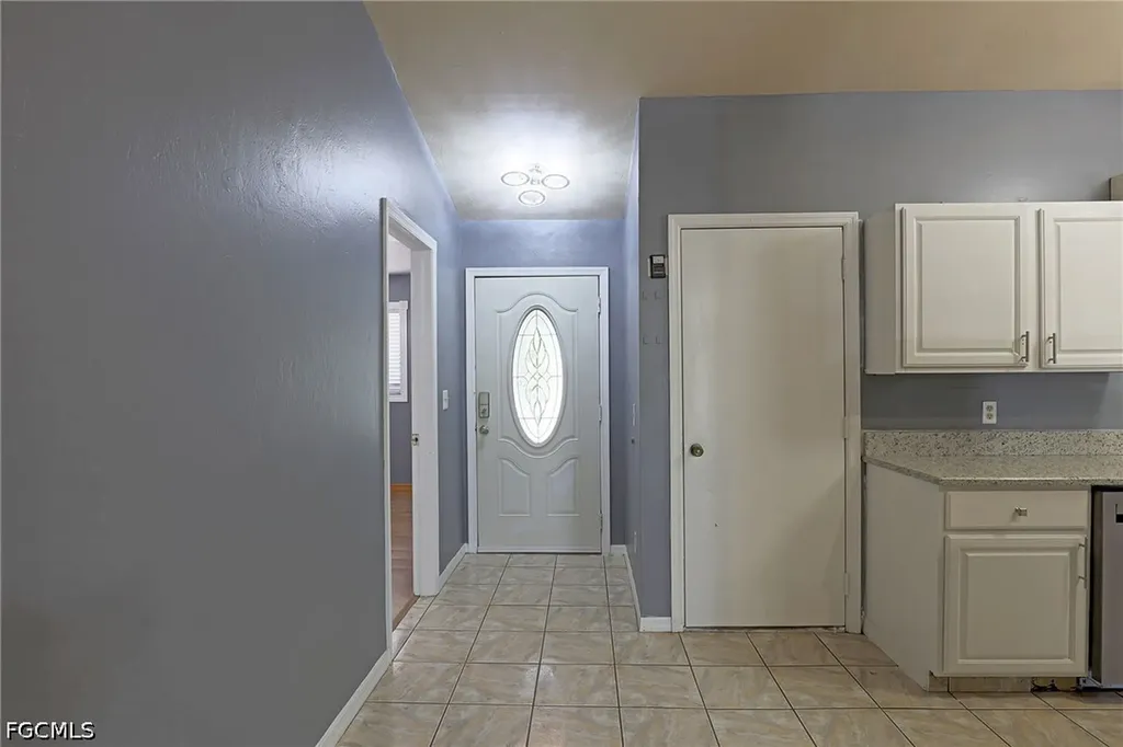 3818 SW 7th Place Cape Coral FL 33914