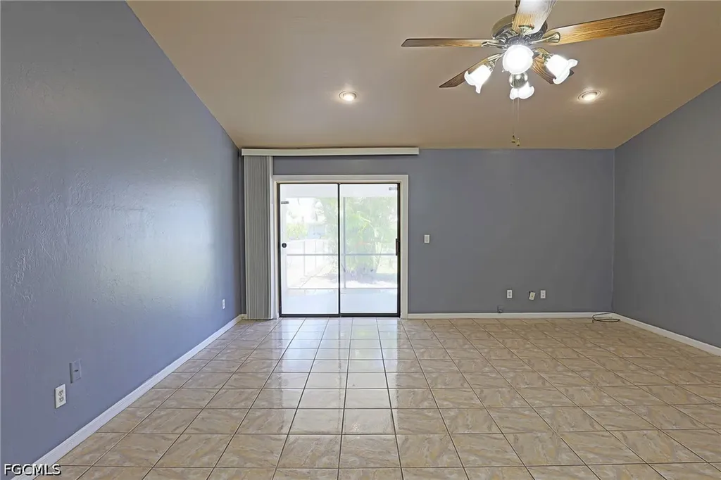 3818 SW 7th Place Cape Coral FL 33914