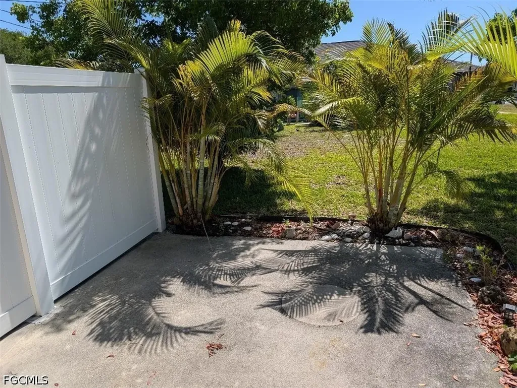 4405 SW 8th Court Cape Coral FL 33914