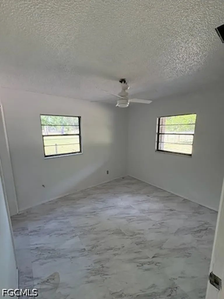 2558 N County 470 Lake Panasoffkee FL 33538