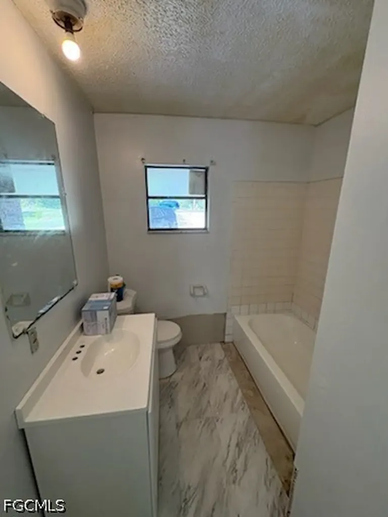 2558 N County 470 Lake Panasoffkee FL 33538