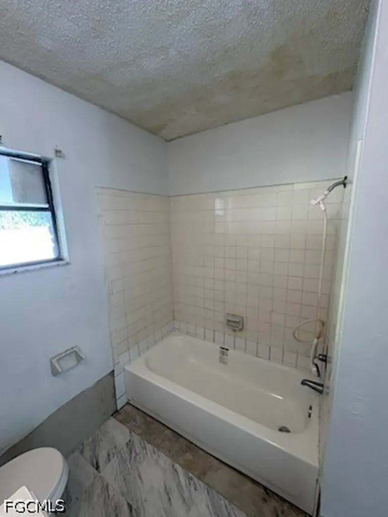 2558 N County 470 Lake Panasoffkee FL 33538