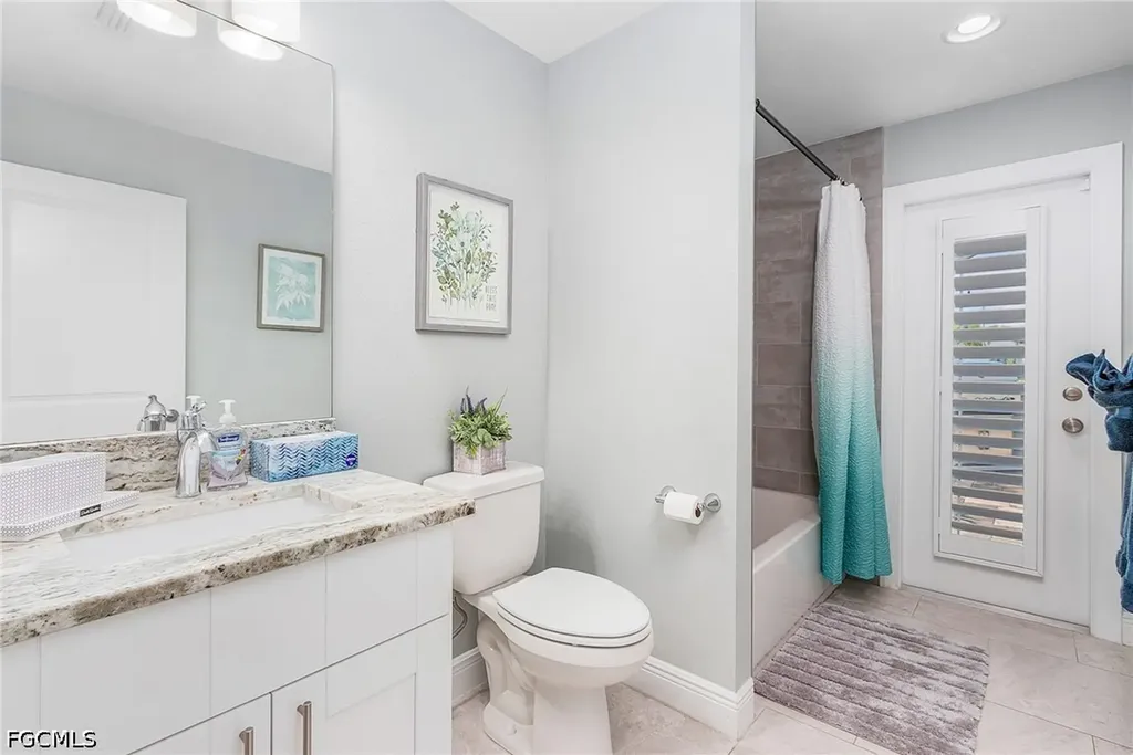 1702 SE 1st Terrace Cape Coral FL 33990