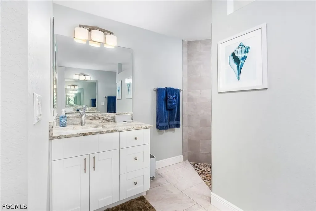 1702 SE 1st Terrace Cape Coral FL 33990