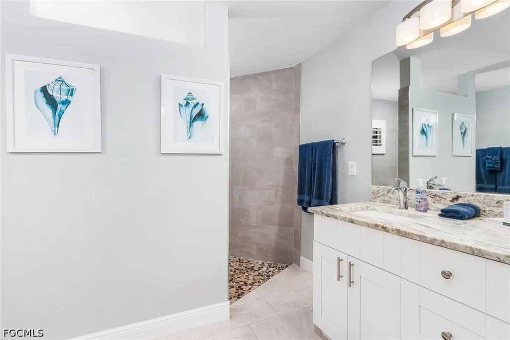 1702 SE 1st Terrace Cape Coral FL 33990