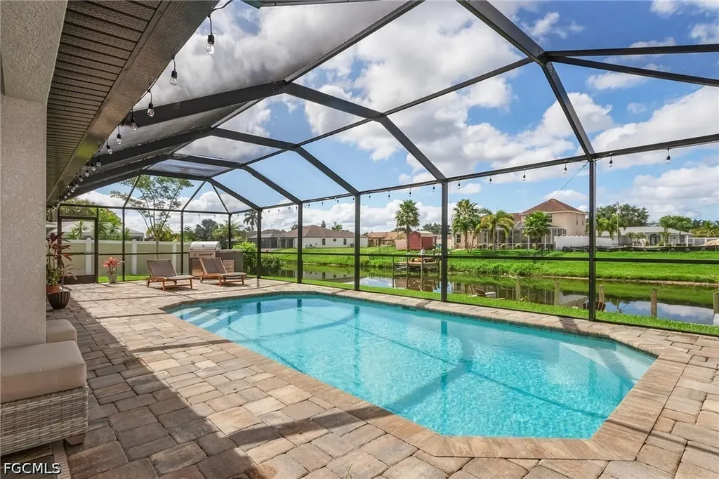 1702 SE 1st Terrace Cape Coral FL 33990