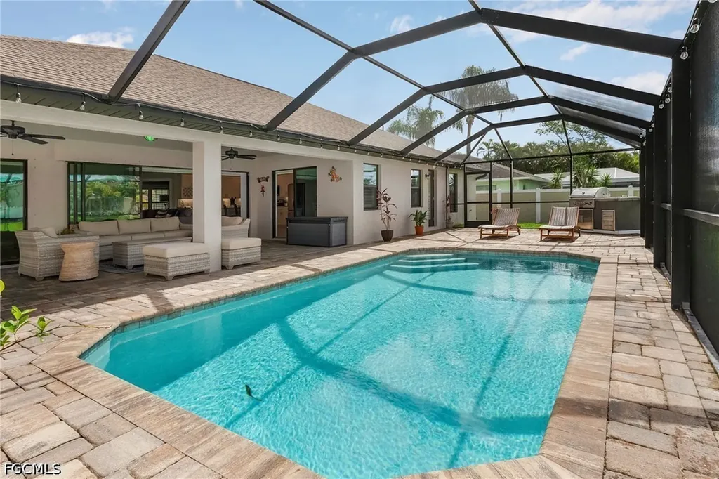 1702 SE 1st Terrace Cape Coral FL 33990