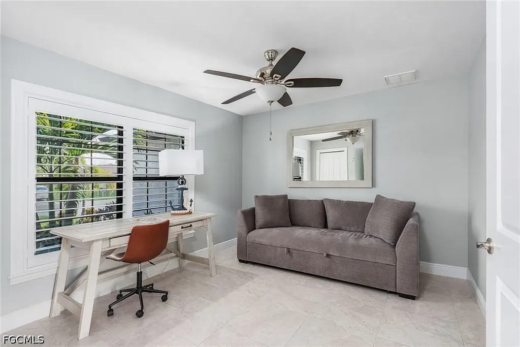 1702 SE 1st Terrace Cape Coral FL 33990