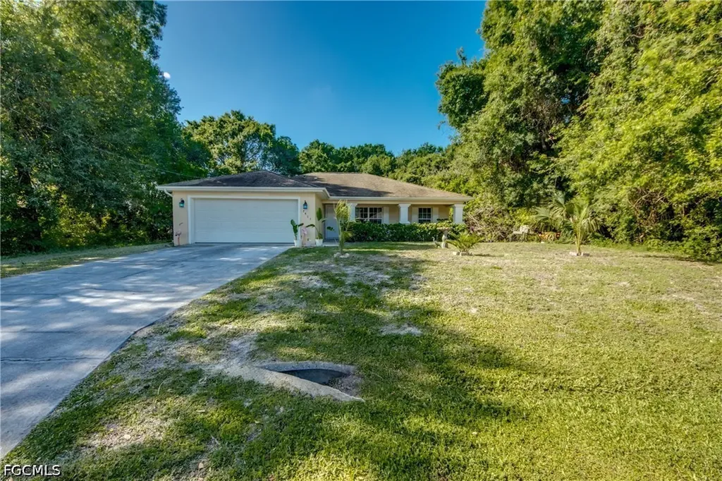 2807 51st Street W Lehigh Acres FL 33971