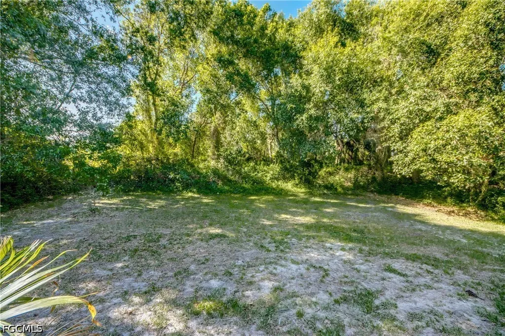 2807 51st Street W Lehigh Acres FL 33971