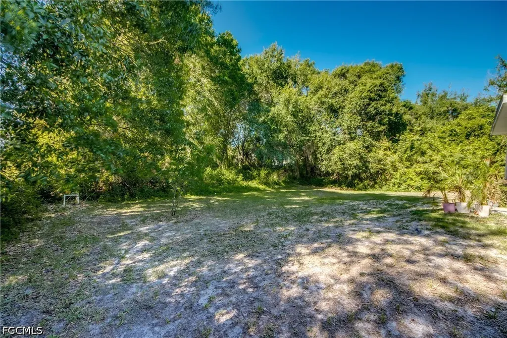 2807 51st Street W Lehigh Acres FL 33971