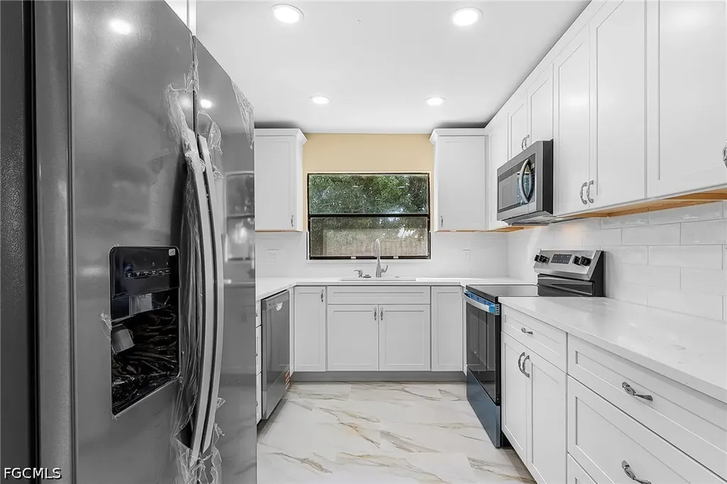 920 SE 21st Street Cape Coral FL 33990