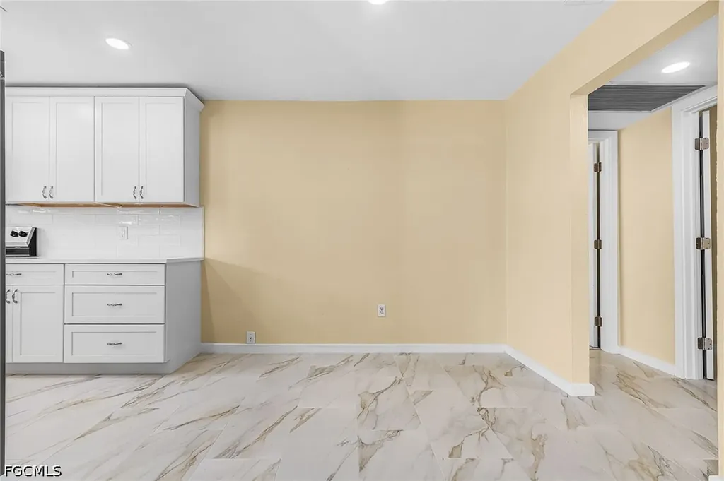 920 SE 21st Street Cape Coral FL 33990