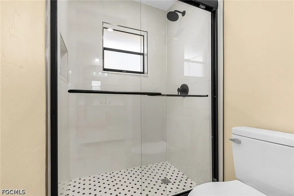 920 SE 21st Street Cape Coral FL 33990