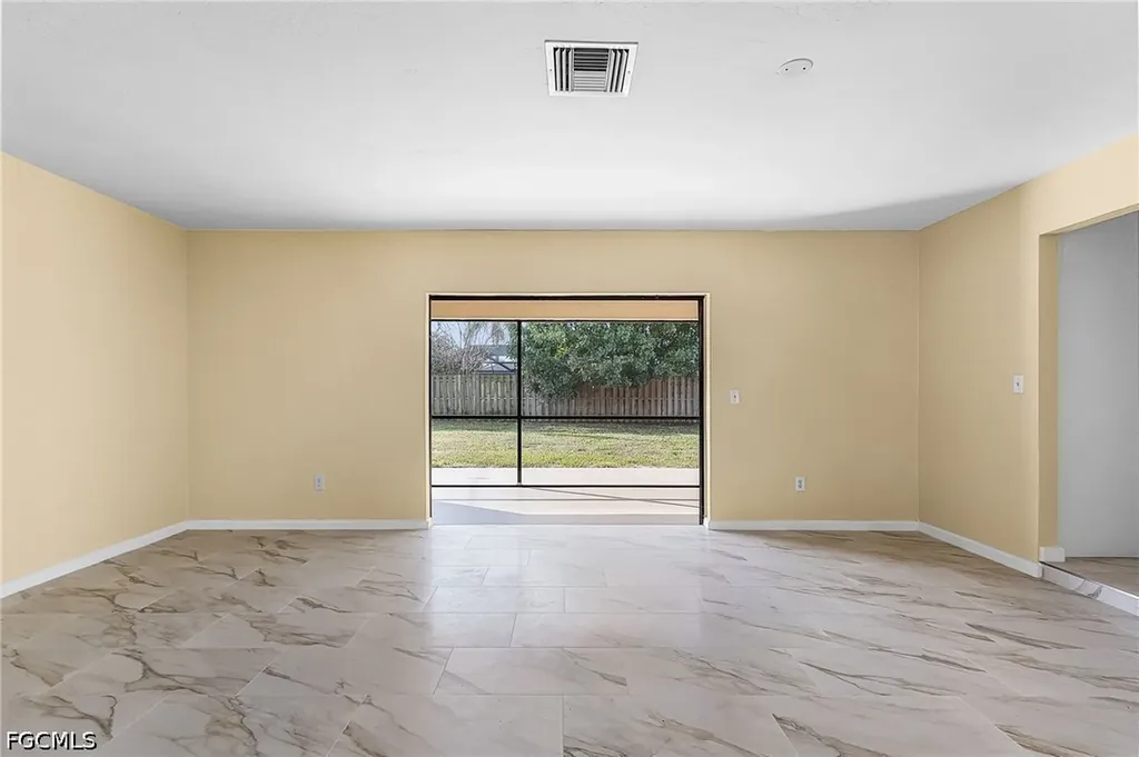 920 SE 21st Street Cape Coral FL 33990