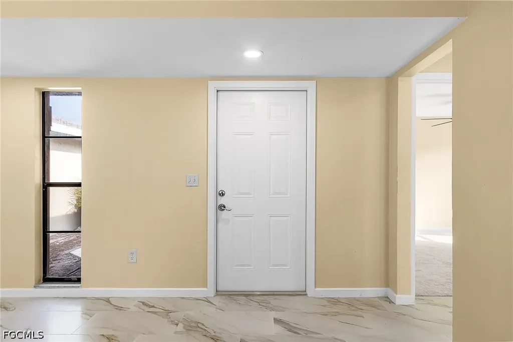 920 SE 21st Street Cape Coral FL 33990