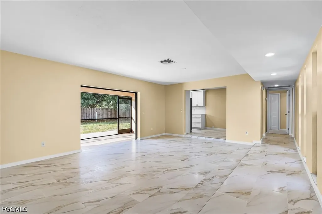 920 SE 21st Street Cape Coral FL 33990