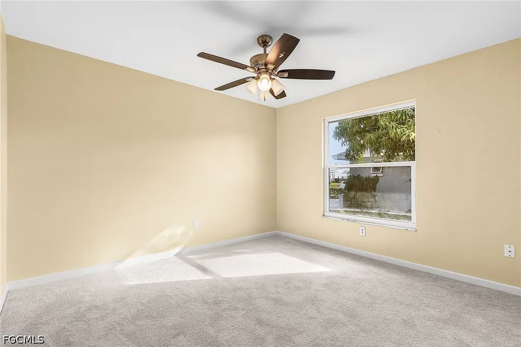 920 SE 21st Street Cape Coral FL 33990