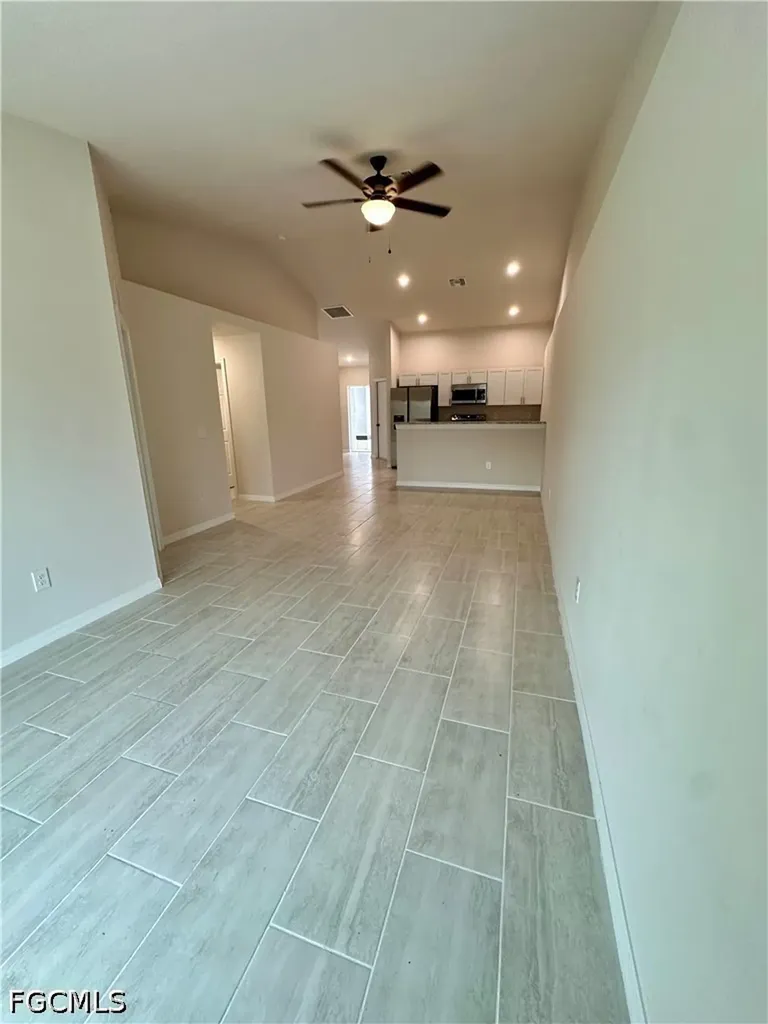 607 SE 7th Street Cape Coral FL 33990