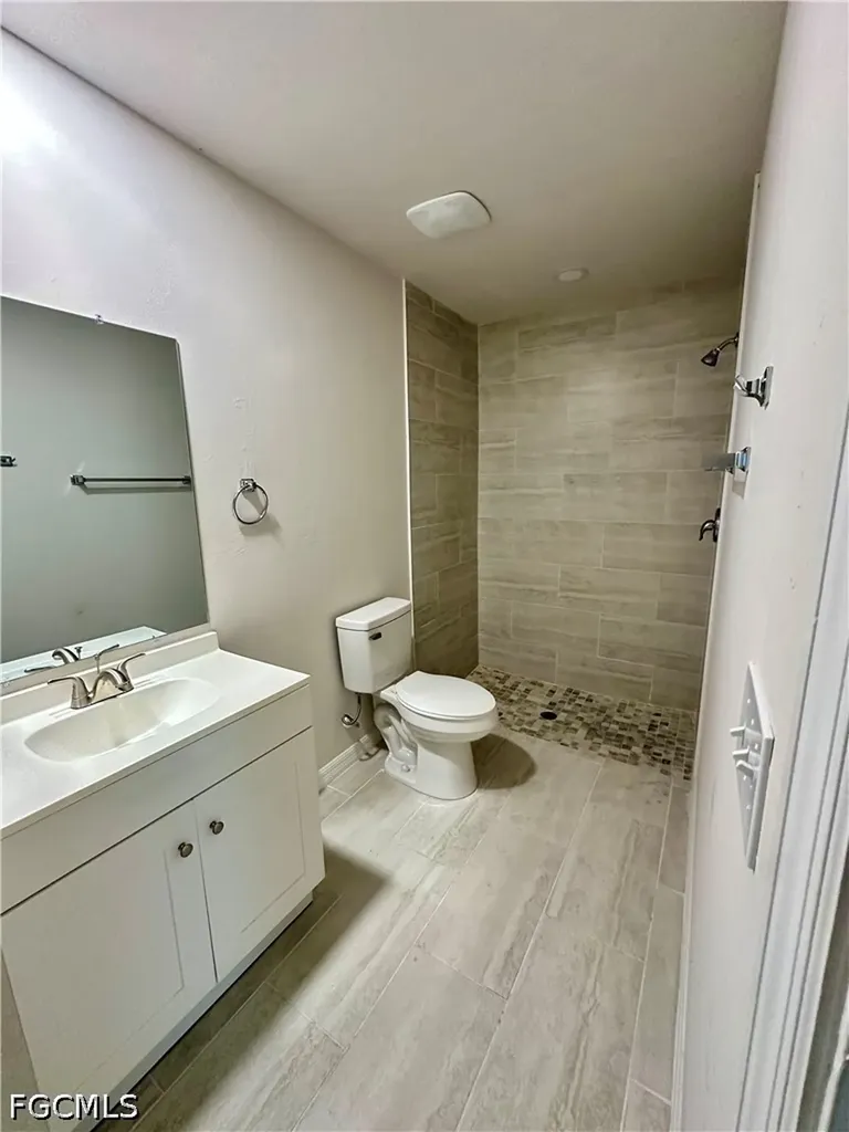 607 SE 7th Street Cape Coral FL 33990