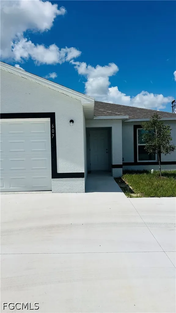 607 SE 7th Street Cape Coral FL 33990