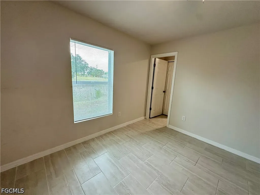 607 SE 7th Street Cape Coral FL 33990