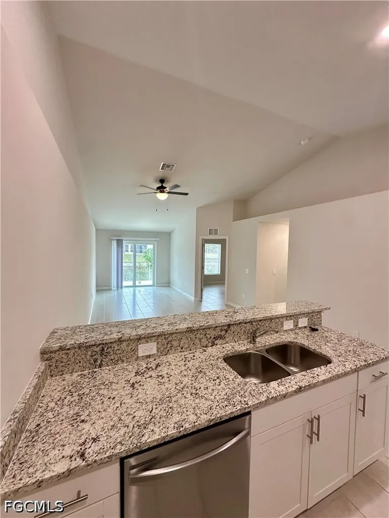 607 SE 7th Street Cape Coral FL 33990