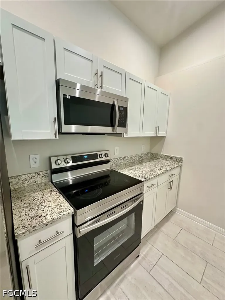 607 SE 7th Street Cape Coral FL 33990