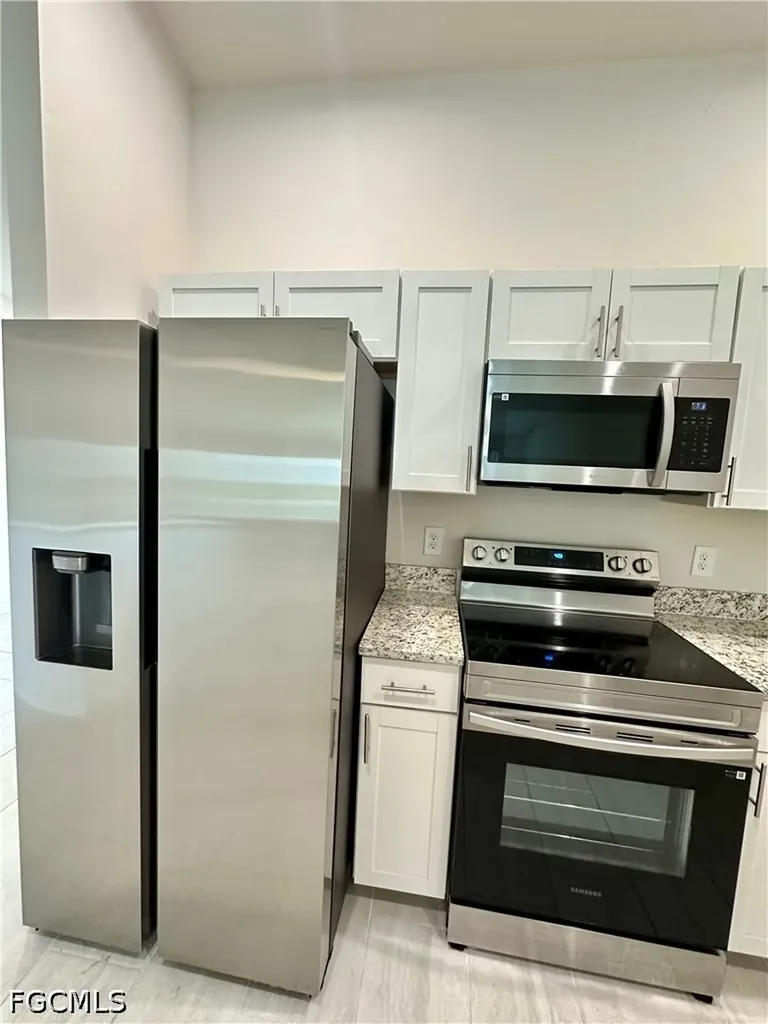 607 SE 7th Street Cape Coral FL 33990