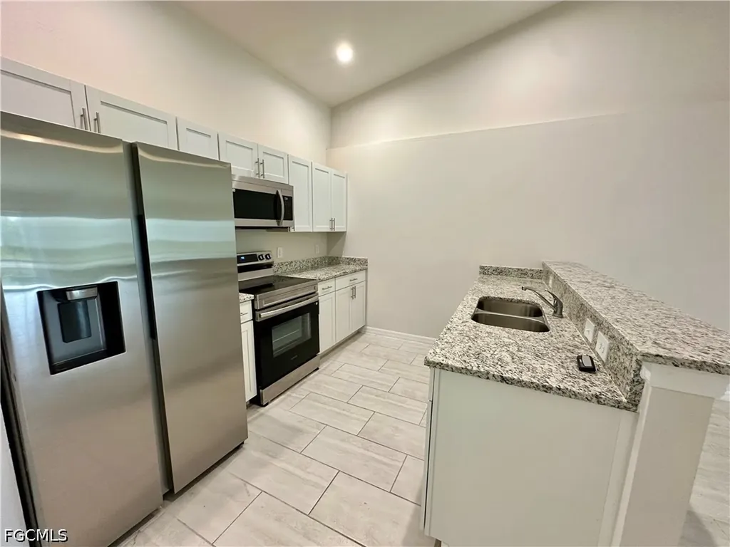 607 SE 7th Street Cape Coral FL 33990