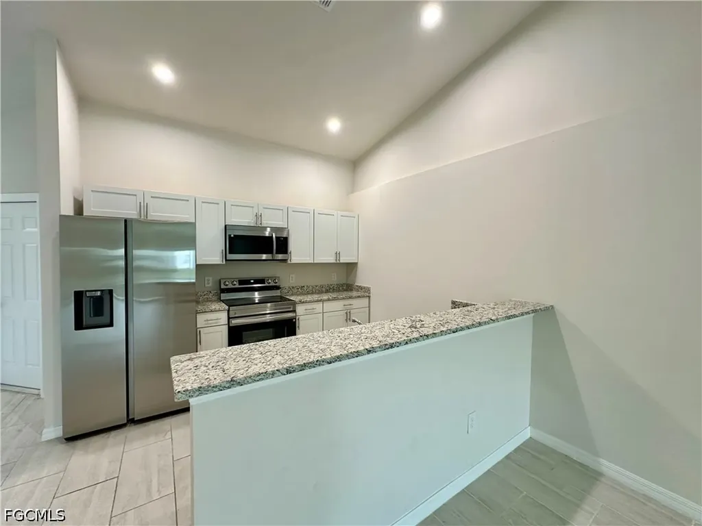 607 SE 7th Street Cape Coral FL 33990