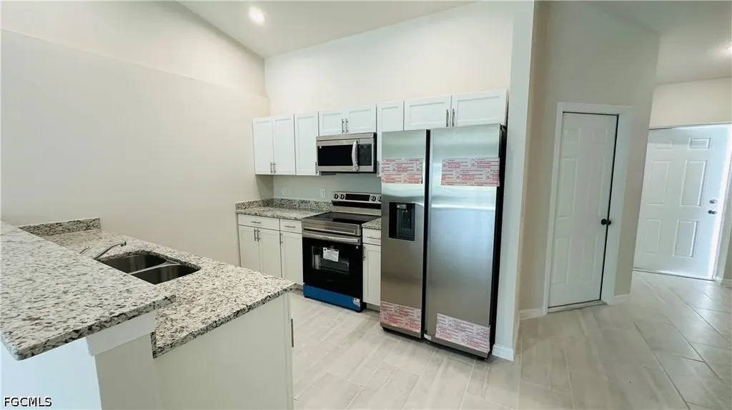 607 SE 7th Street Cape Coral FL 33990