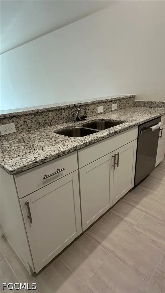 607 SE 7th Street Cape Coral FL 33990