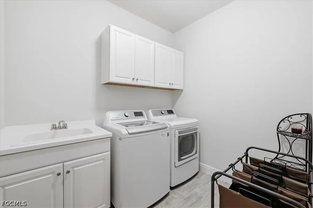 7542 Cypress Walk Drive Fort Myers FL 33966