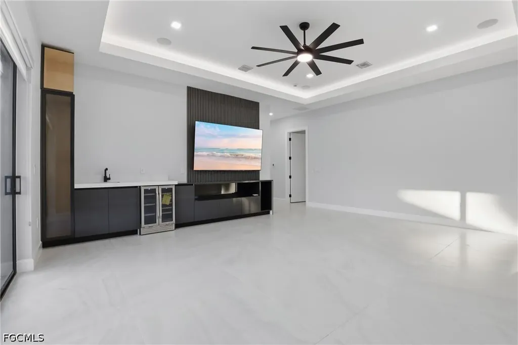 120 SW 9th Avenue Cape Coral FL 33991