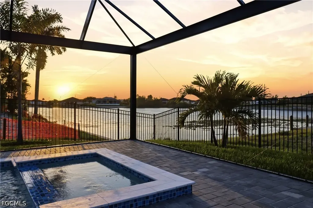 120 SW 9th Avenue Cape Coral FL 33991