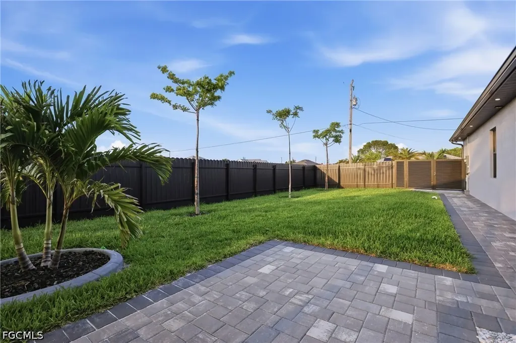 120 SW 9th Avenue Cape Coral FL 33991