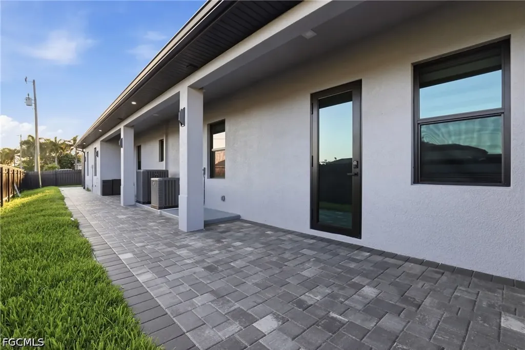 120 SW 9th Avenue Cape Coral FL 33991