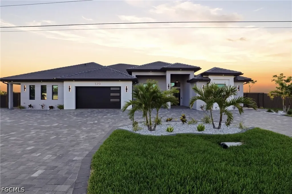 120 SW 9th Avenue Cape Coral FL 33991