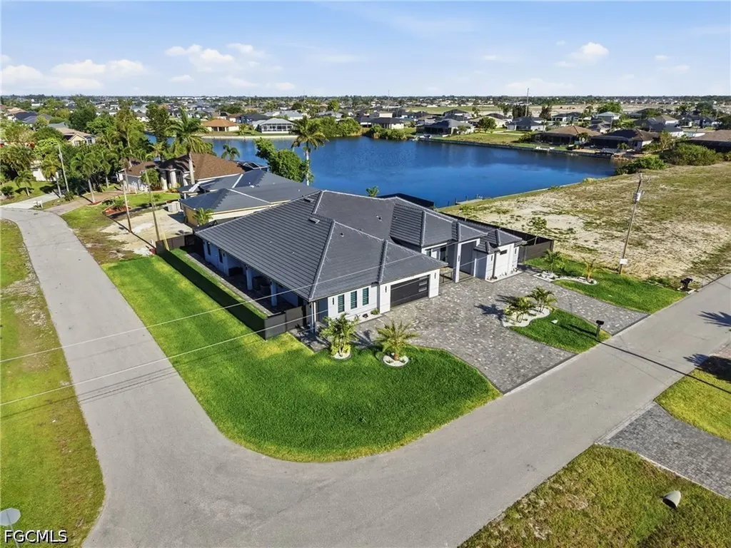 120 SW 9th Avenue Cape Coral FL 33991